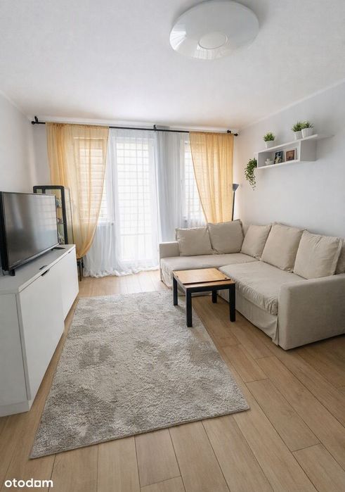 Na sprzedaż oferuję słoneczne, jasne, przestronne mieszkanie