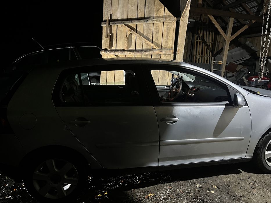 Розборка VW GOLF 5 шрот гольф 5 запчастини гольф V