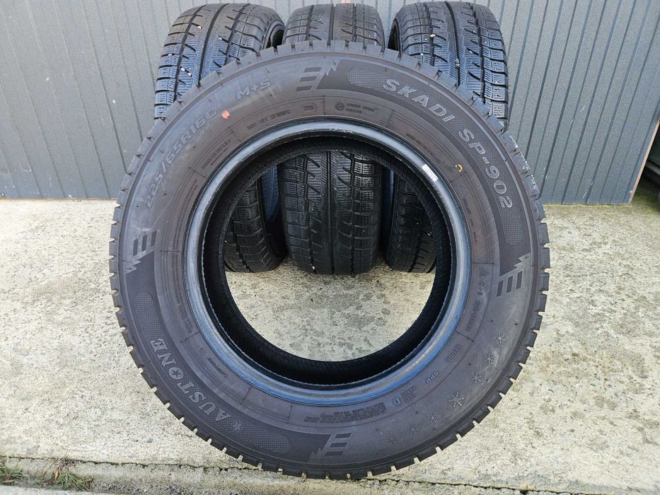 Opony zimowe 225/65R16c