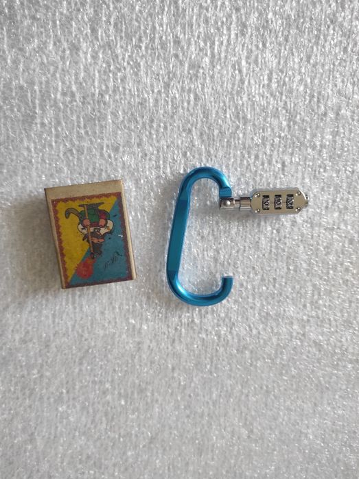 Карабин - замок ( кодовый).