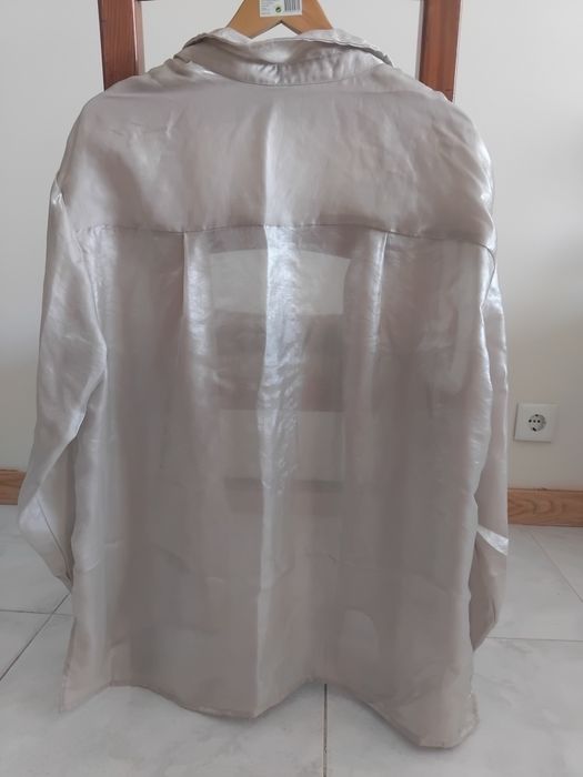 Camisa "seda" dourada