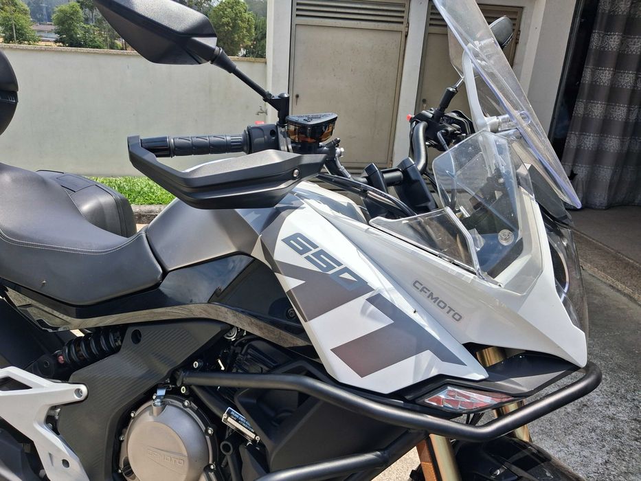 Moto CF 650 MT limitada para carta A2