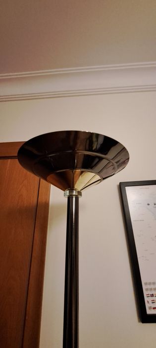 Candeeiro de pé em inox