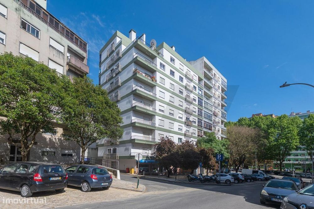 Agualva - Apartamento T2 Impecável  90m2  com Exposição Total a Sul — Agualva E Mira-Sintra, Lisboa