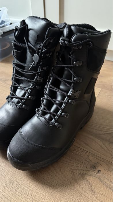 Buty z membraną izolacyjną