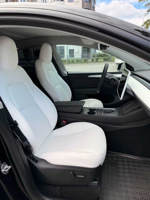 Tesla Model Y 2024 VIN 7SAYGDEE0RA246829 фото оголошення 11 з 18