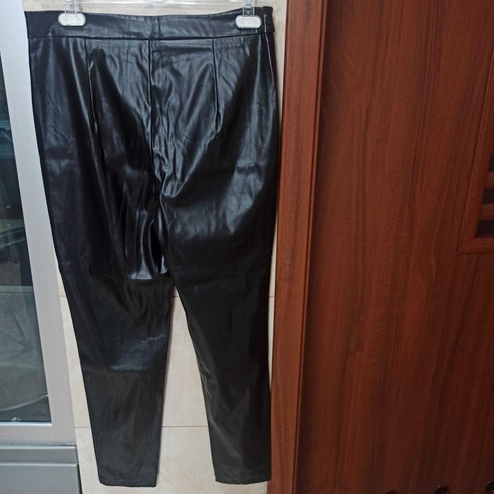 Czarne spodnie skóra Ecco