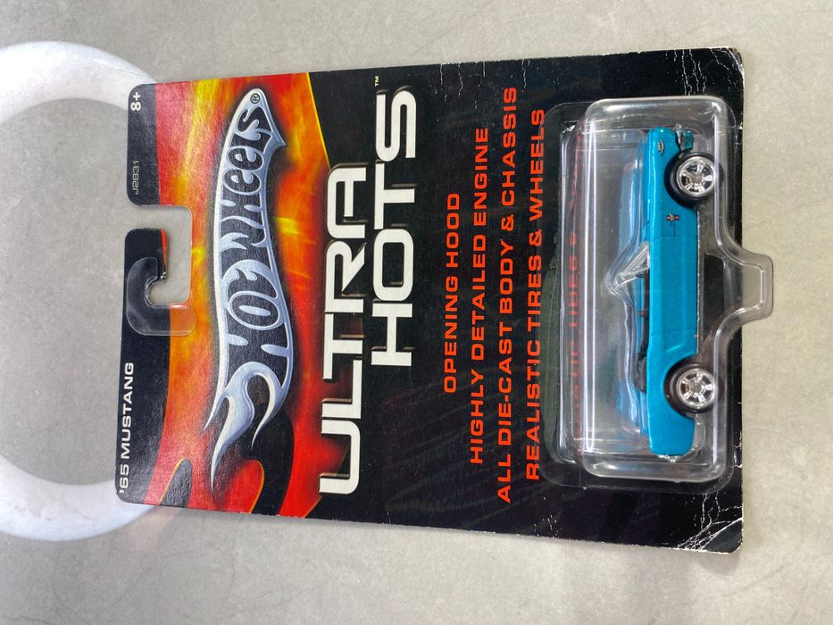 Hot Wheels Ultra Hots 65 Ford Mustang cabrio 2005r turkus