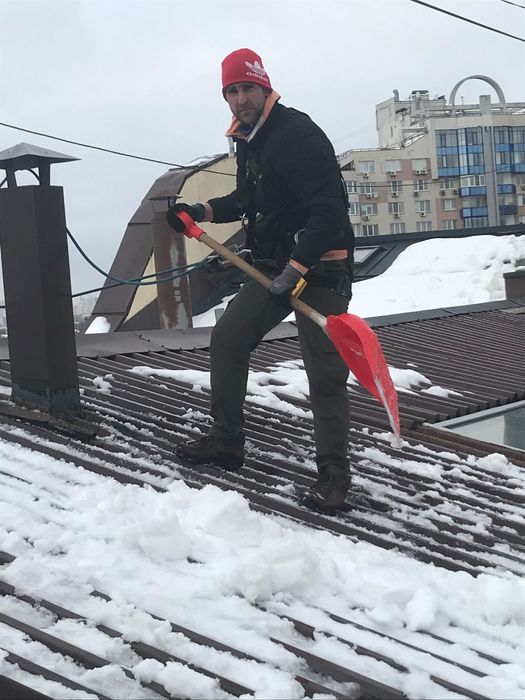 Чистка сніг бурульки прибрати сніг снег Киев