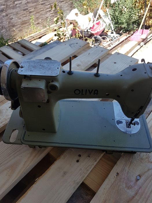 Maquina costura Oliva