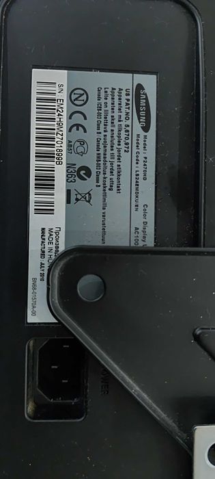 TV Samsung 24 Polegadas c suporte de parede e Pé Funcional