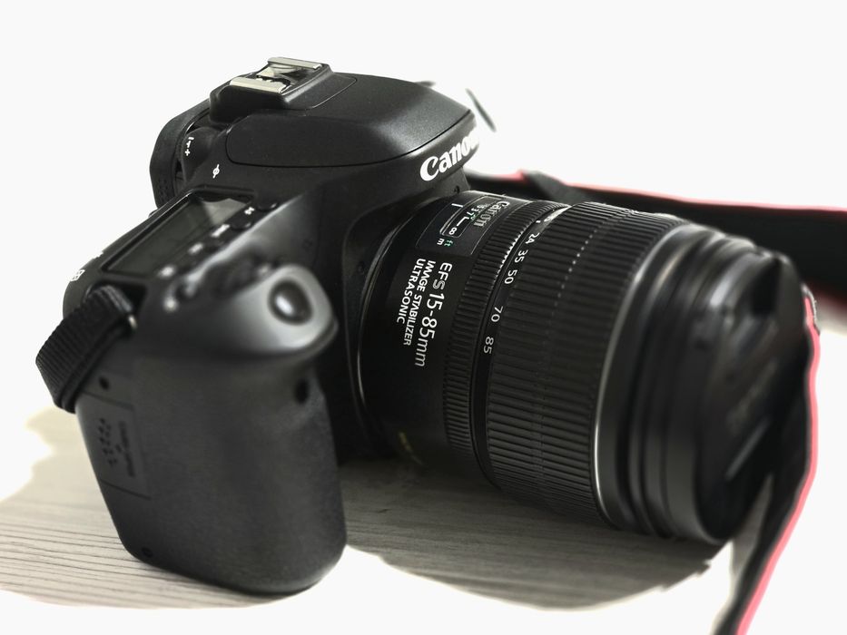 Продам Canon EOS 80 D + Canon ef-s 15-85 IS USM