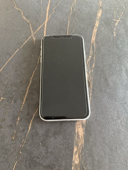 iPhone 11 128 GB bateria 73%