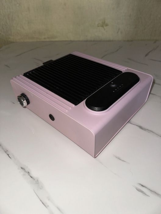 Продам витяжку для маникюра.