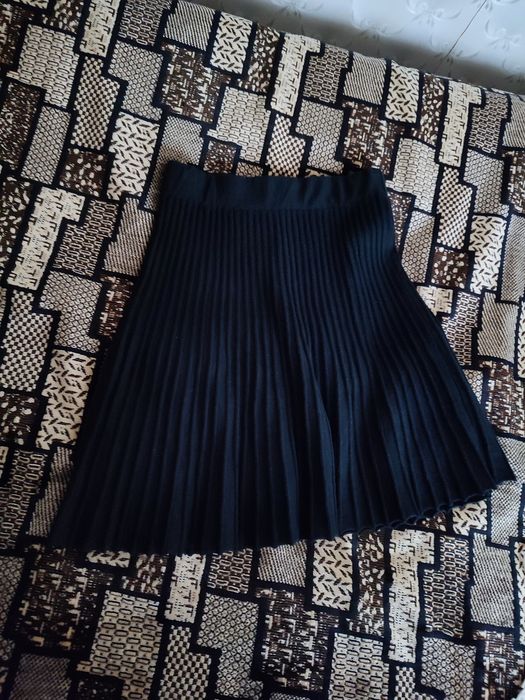 Спідниця чорна трикотажна