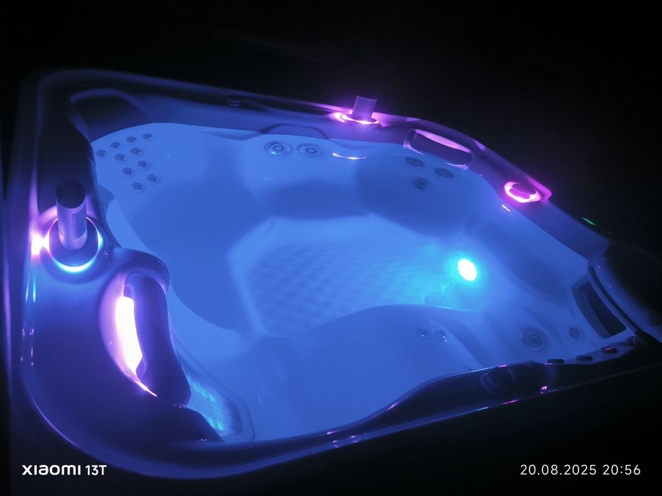 Jacuzzi ogrodowe HotSpring 5 osobowe