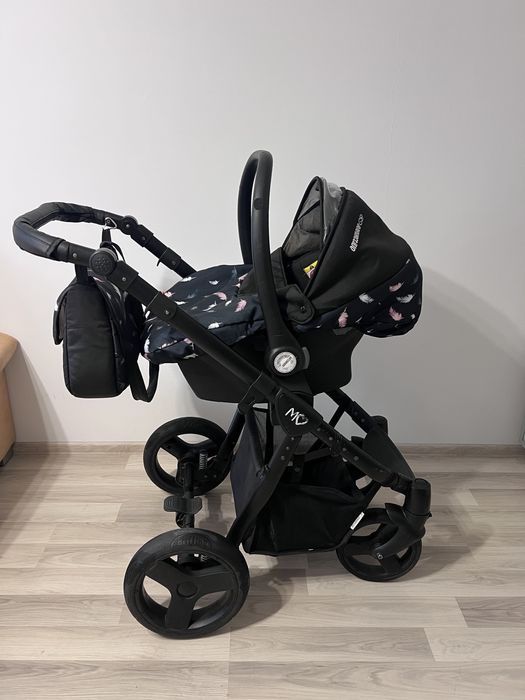 Стильна дитяча коляска 3в1 з автокріслом в шикарному стані