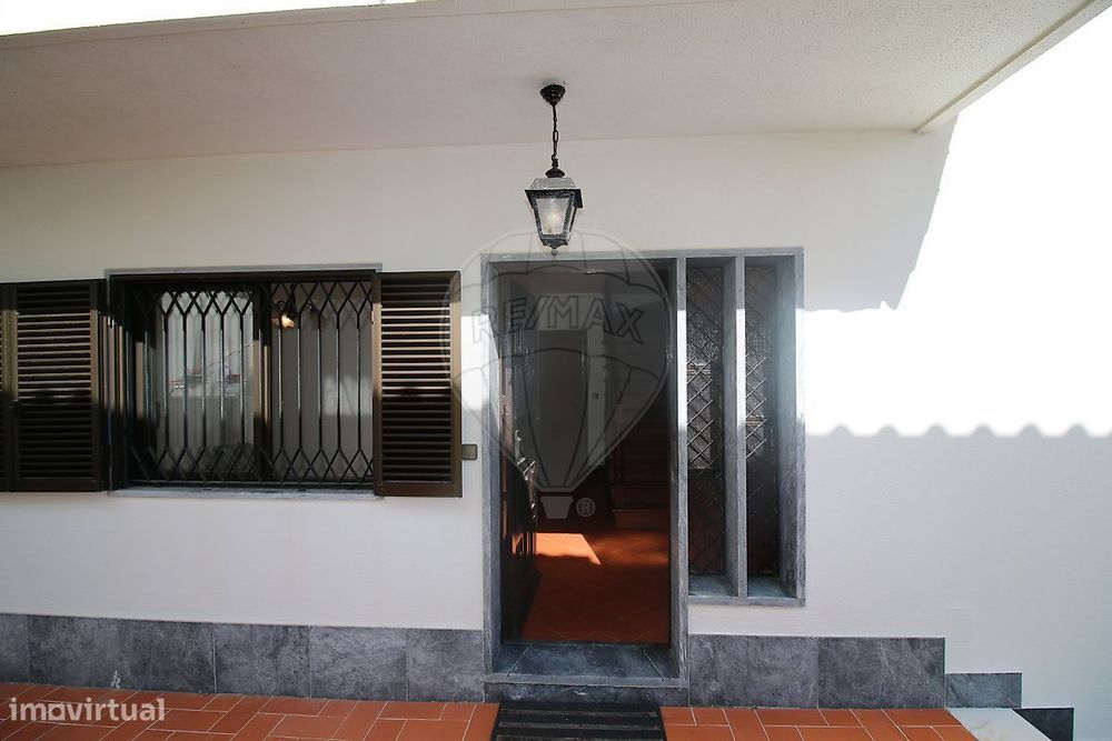 Moradia T4 para venda