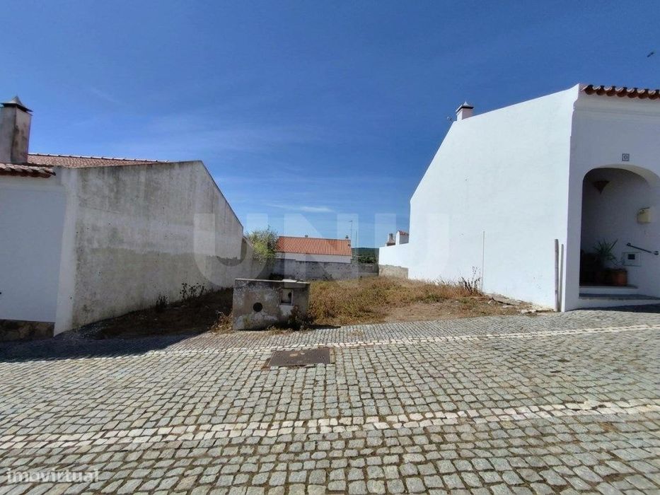 Terreno Urbano em Alqueva - Oportunidade Única para Habitação ou Tu...