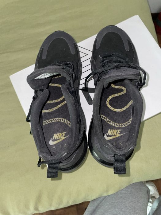 Air Max 270 React Pretos - n43