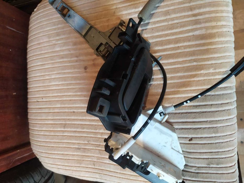 Продам Карта  левой передней двери пежо партнер ситроен берлинго 2015