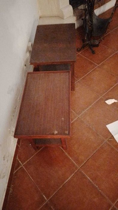 mesas de apoio em madeira