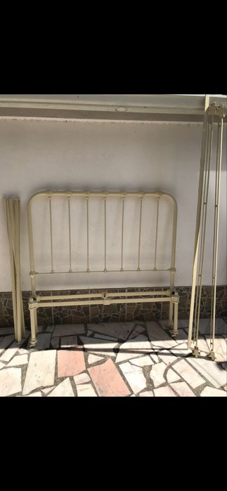 Cama Antiga em Ferro / Estrutura Vintage Completa