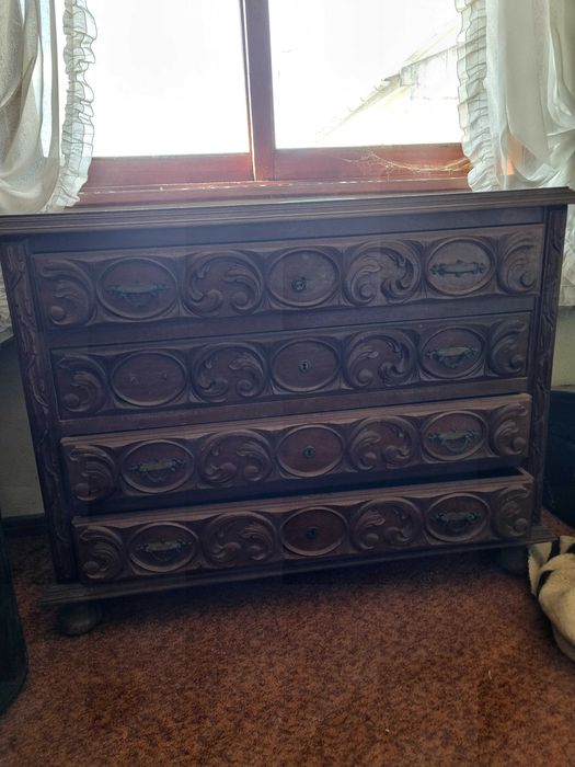 Mobilia antiga de 2 Quartos