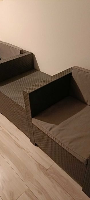Komplet foteli ogrodowych ze stolikiem