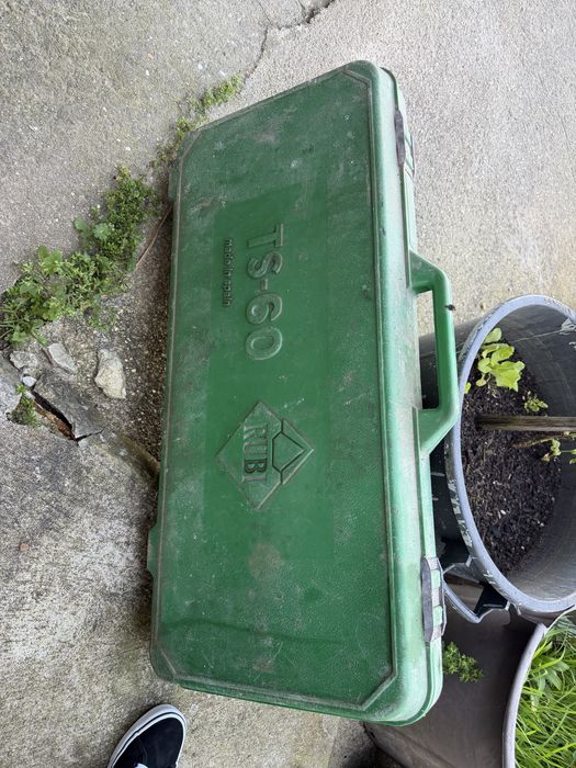 Batoneira e maquina de tijoleira