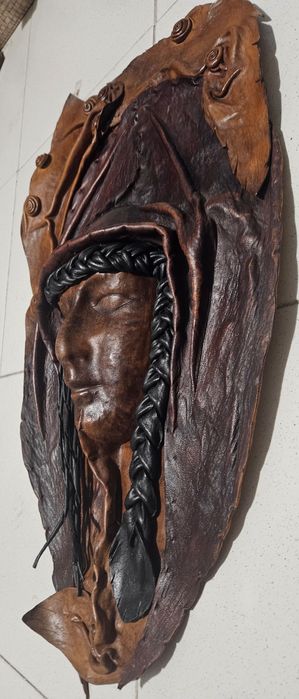 Escultura/Mascara em Couro