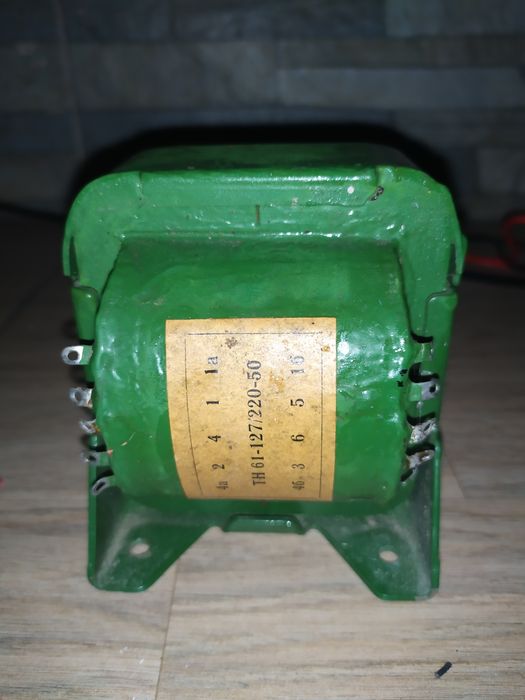 Трансформатор советский тн61-127/220-50,в отл.состоянии