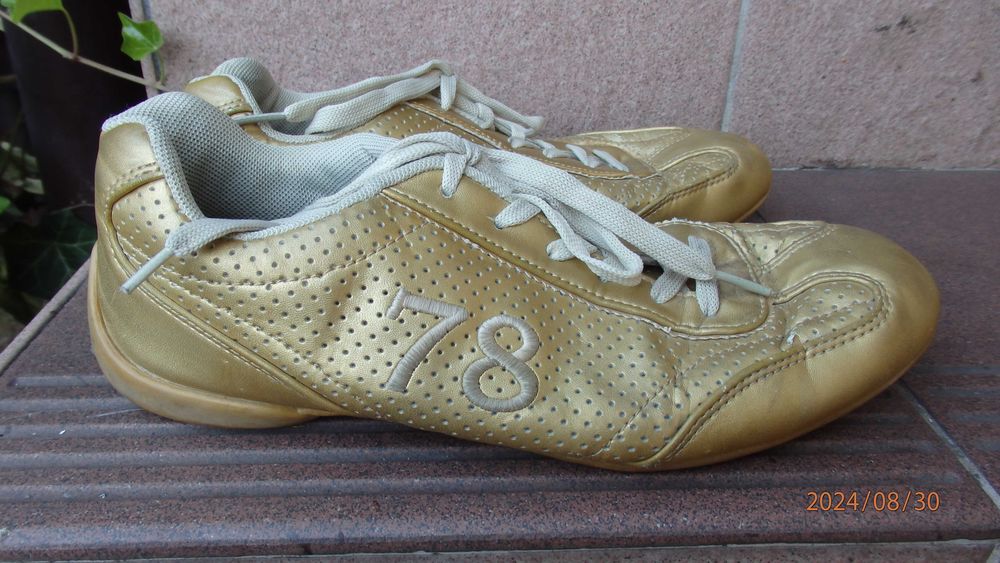 Buty sportowe firmy NowOn rozmiar 39.