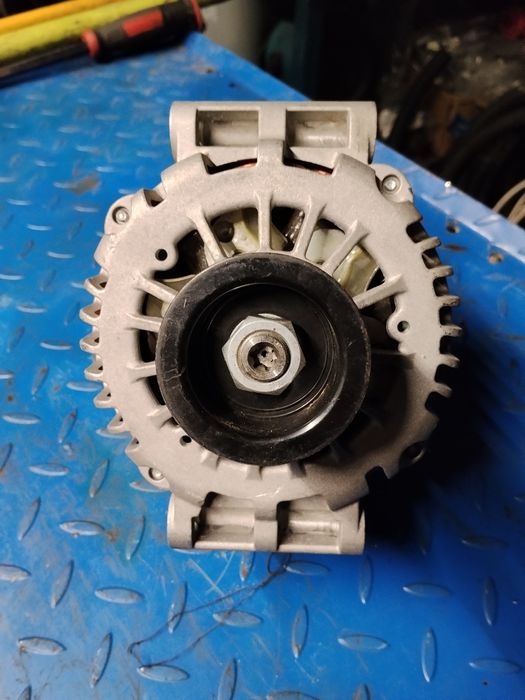 Alternator  koparko-ładowarka caterpilar