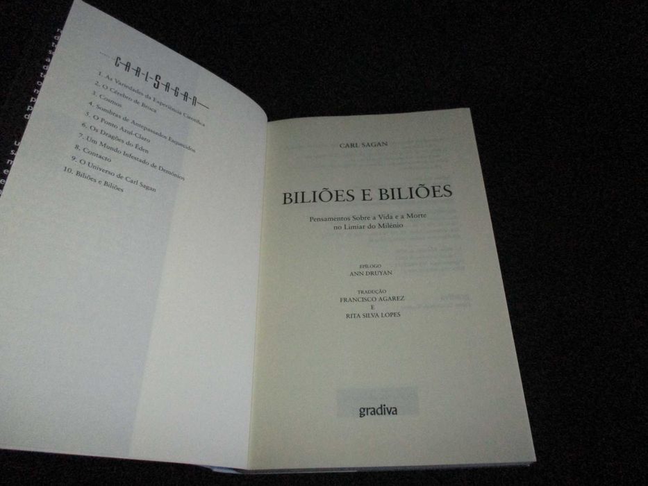 Livro Biliões e Biliões Carl Sagan Gradiva