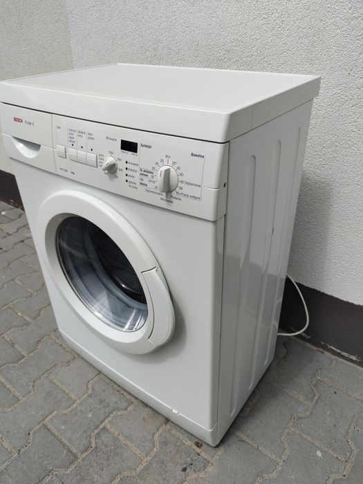 Пральна машина BOSCH МАХХ  4 kg  з Європи.вузька 40 см. Класний стан