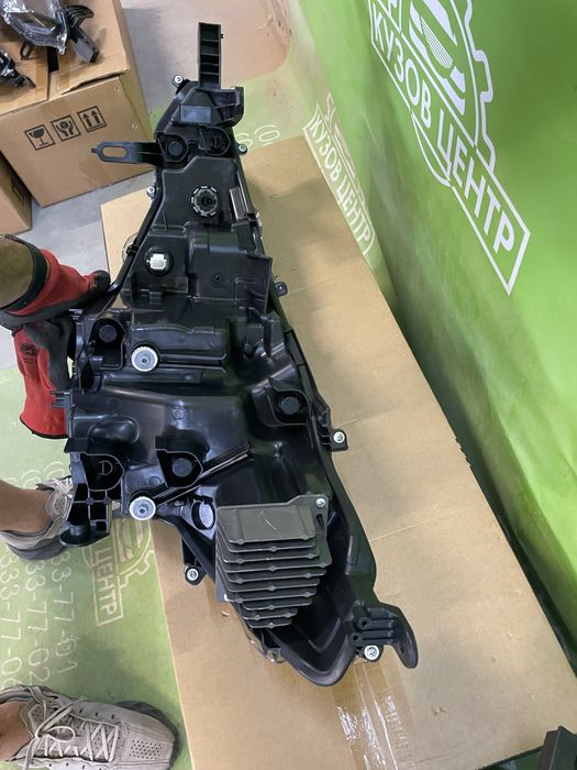 Фари фара Toyota Corolla Cross (2022-2025)  Full LED LE SE XLE XSE ліва права фары Тойота Королла Кросс В НАЯВНОСТІ!