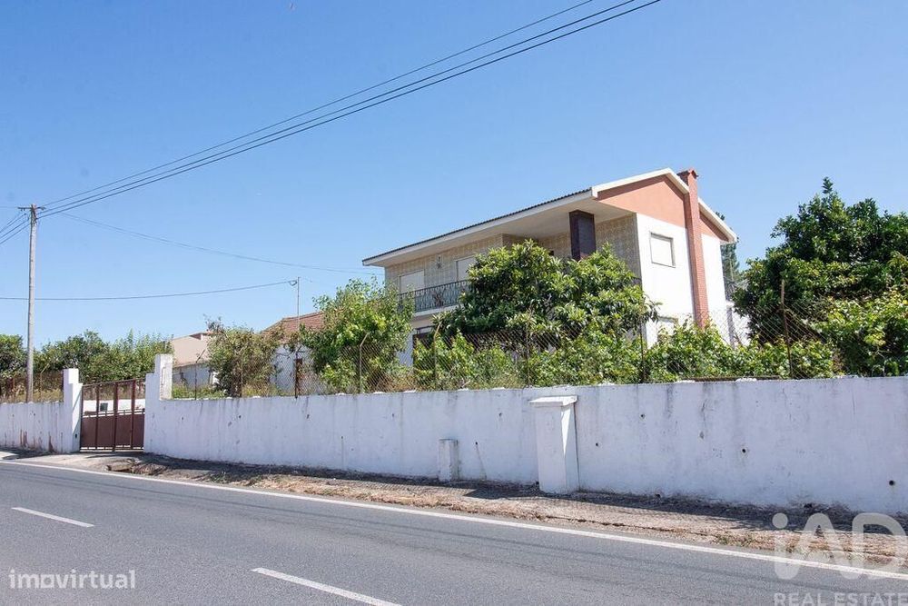 Casa / Villa T3 em Lamas e Cercal de 430 m2