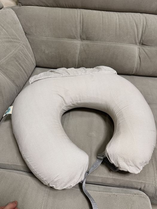 Подушка для годування