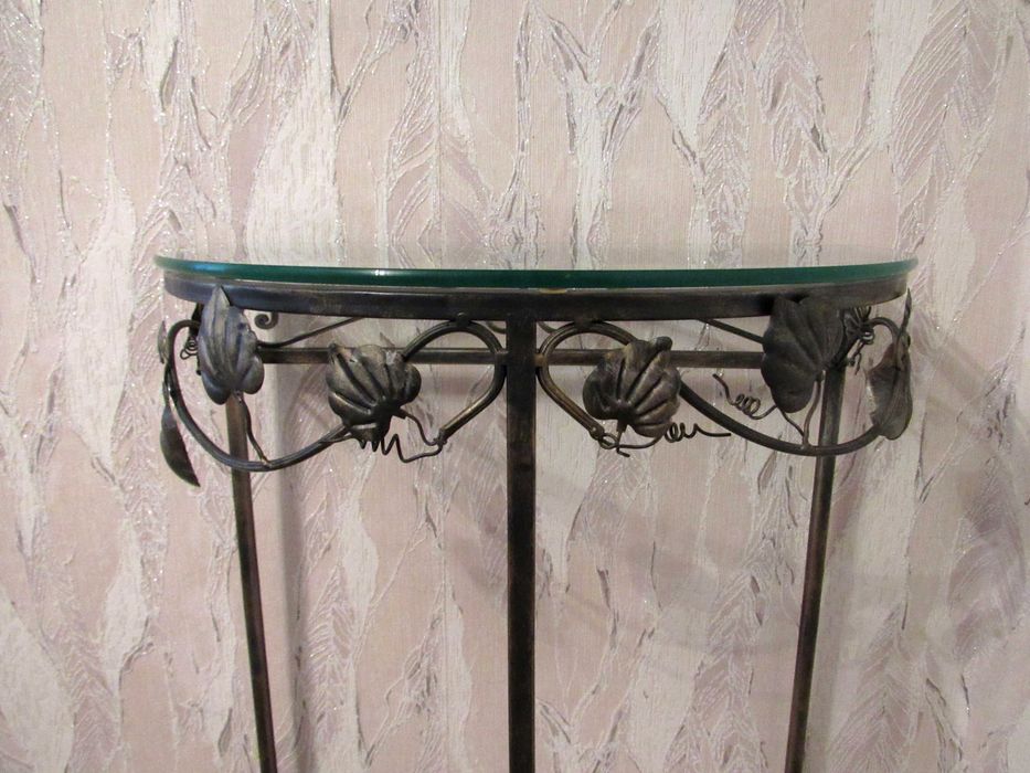 Столик консольный / стол