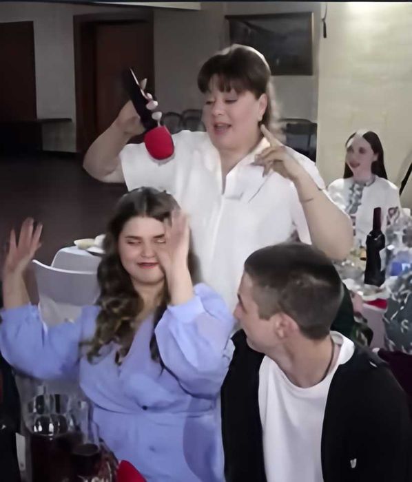 Ведуча-тамада 400грн\год. Музика.Декор на весілля.Фото зона.Фото,відео