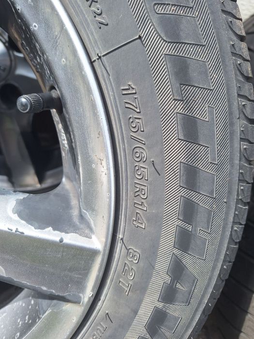 Opony letnie z felgami -Toyota Yaris