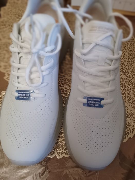 Кросівки жіночі Sketchers, р.41. Довжина устілки 28 см.