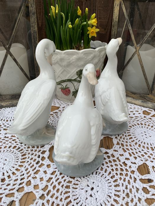 Фарфоровая статуэтка NAO by Lladro