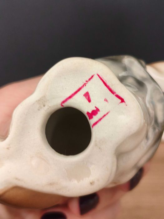 Figurka łasiczka łasica porcelanowa sygnowana