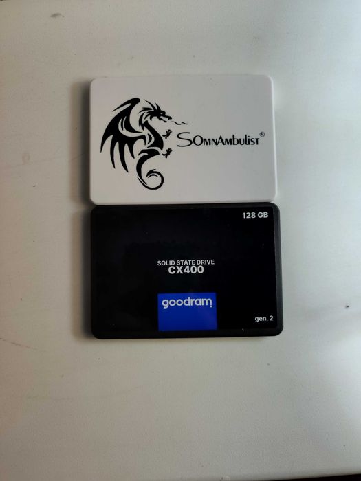 Продаю два SSD накопичувачі 2.5" SATA — повністю робочі