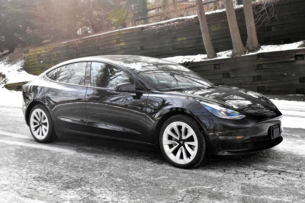Tesla Model 3 Long Range      2022