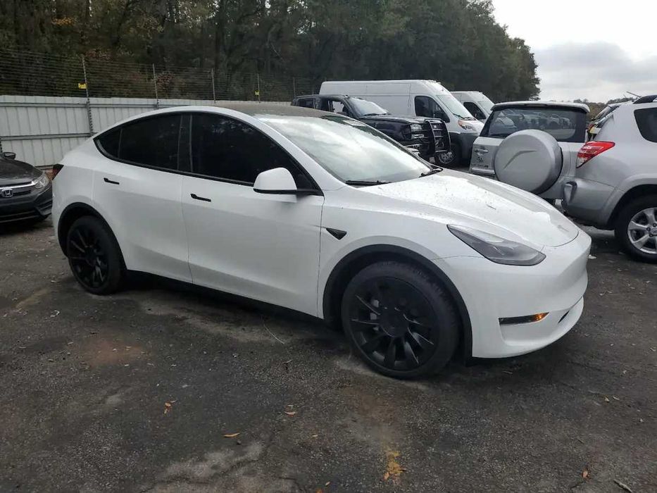 Бампер Tesla Model Y розборка шрот