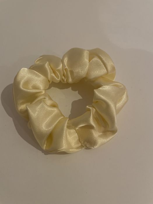 Scrunchies de cetim luxuoso
