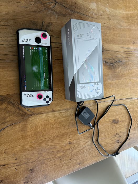 Asus rog ally Z1 extreme